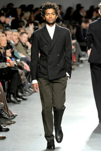 Look 17
